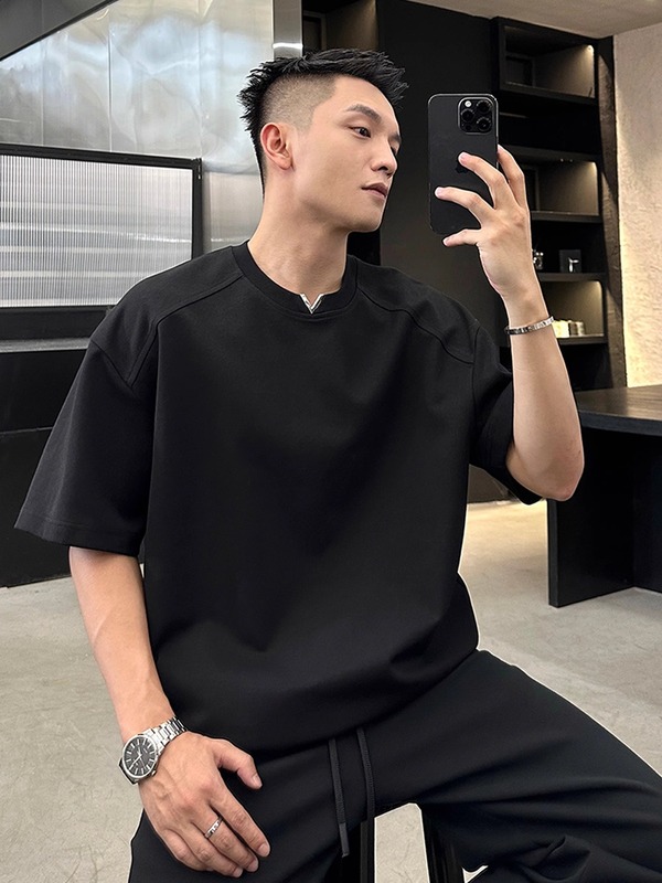 夏季男士短袖T恤高级感简约宽松上衣显肩宽小V设计款t恤上衣男士|undefined