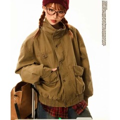 アメリカのカーキ色のキャンバスの工装のジャケットの男女のファッションのゆったりしている短い金のハリントンコートの男性の金