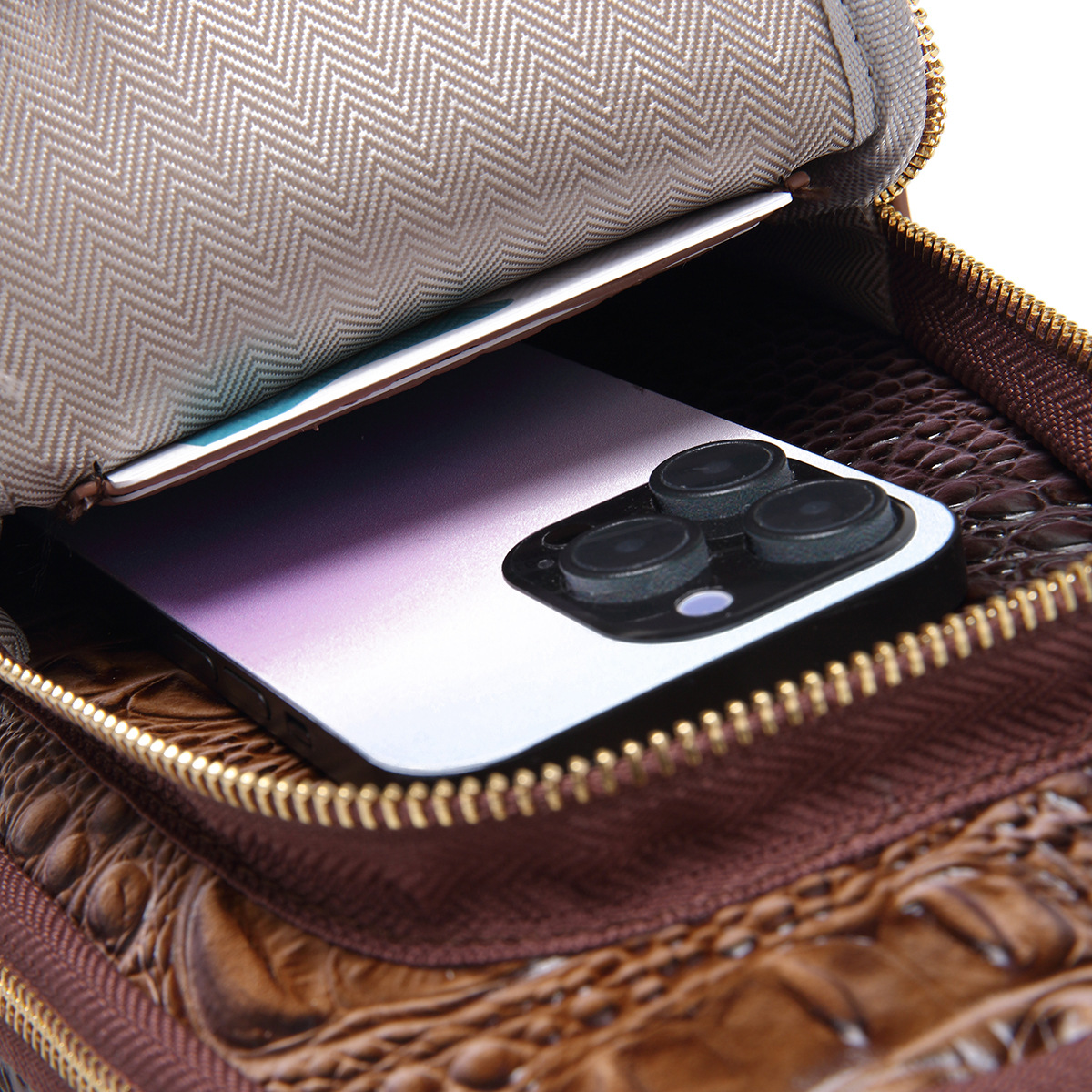 Retro Women's Chest Bag With Crocodile Pattern And Wide Strap_voghion.com