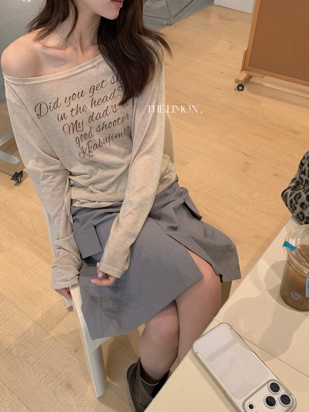 Áo thun nữ tay dài cổ tròn in chữ, phong cách Hàn Quốc, chất liệu cotton thoáng mát — màu đen, màu trắng, màu xám, màu vàng chi tiết 32