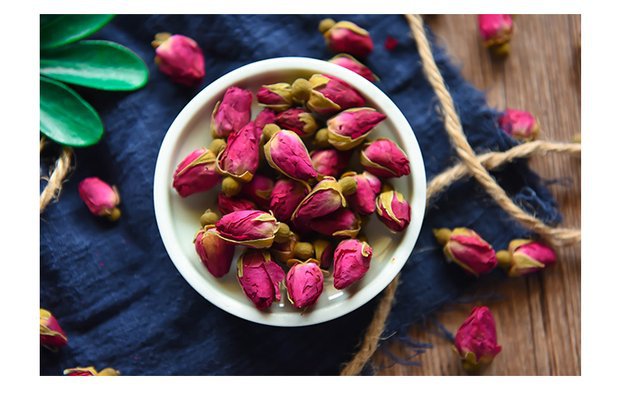 Premium Rose Bud Tea Mei Gui Hua 500g Dried Rose Buds with Chrysanthemum for Daily Herbal Infusions in use