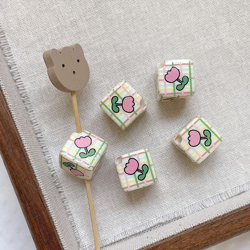 【元气花园】棋盘格郁金香花朵爱心方块串珠DIY手工手机链配件珠|undefined