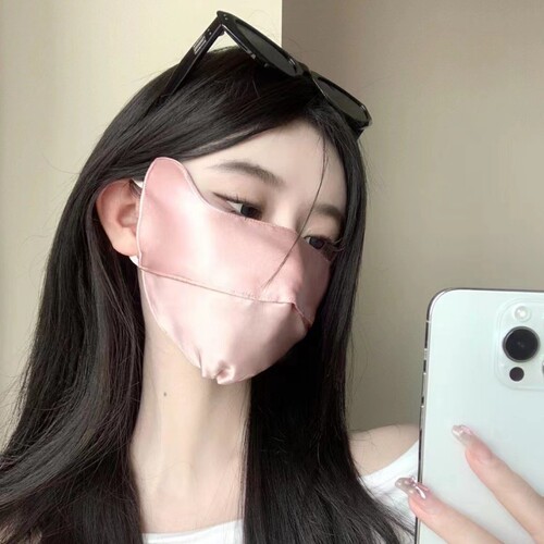 Double-layer adjustable ear strap silk sunscreen hidden opening breathable mulberry silk 3D face mask
