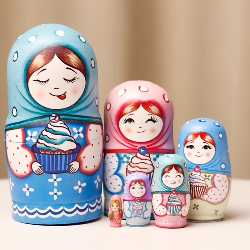 Muñeca rusa de seis pisos de Manzhu Ri Harbin hielo y nieve regalos conmemorativos de turismo mundial acompañante ornamentos de madera