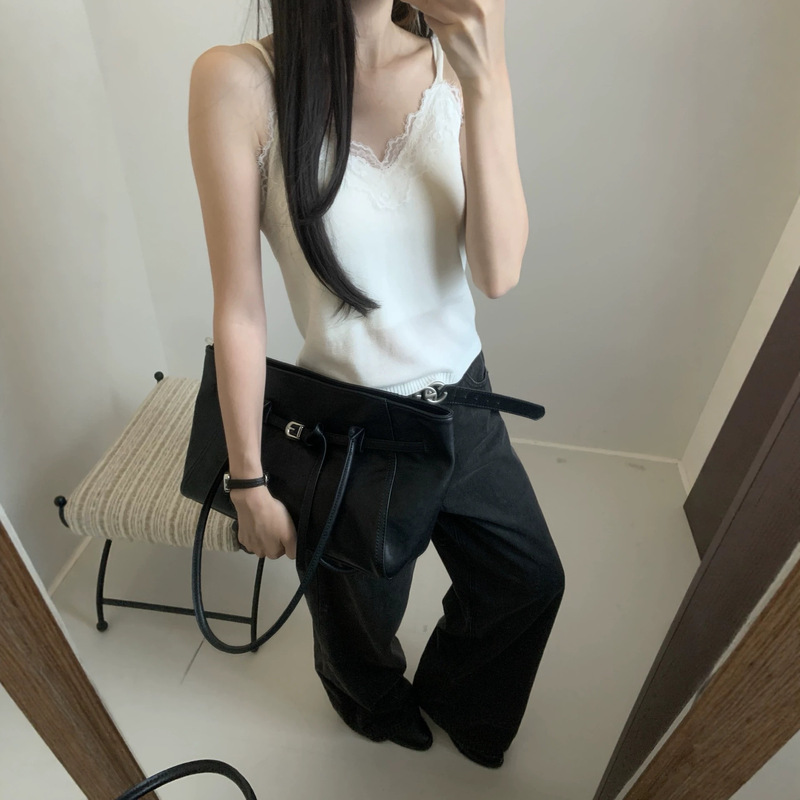 Fine wool lace camisole for women, a base top that doesn't pill, new autumn and winter small version versatile knit top Fine wool lace camisole for women, a base top that doesn't pill, new autumn and winter small version versatile knit top