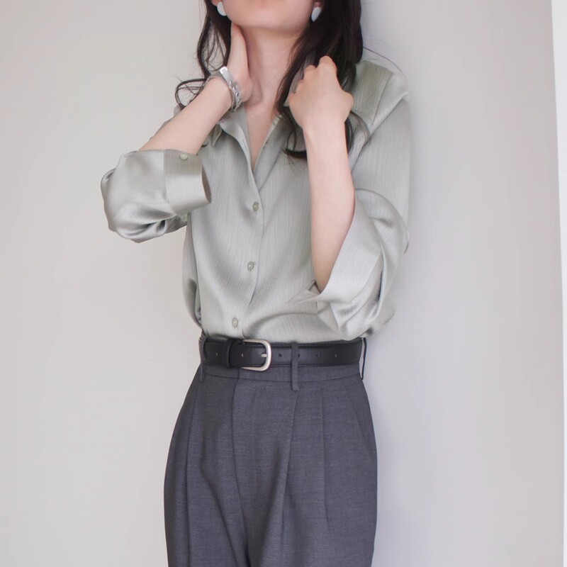 SS STUDIO gray-tone bean green vertical pattern silk satin matte dark pattern long sleeve shirt high commuter texture