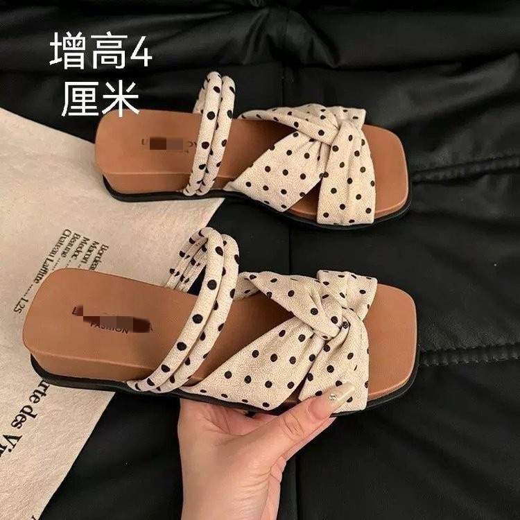 Dos zapatillas de tacón francés para mujeres de verano 06 nuevas ondas de aire extranjero con una sola gruesa con una falda sandalias Birken