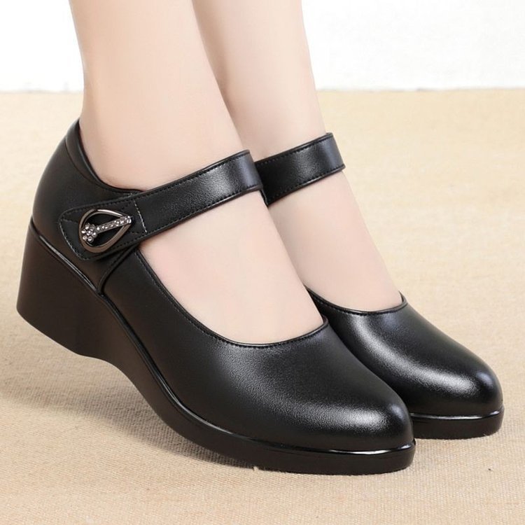 24春夏中跟走秀女舒适中年软底妈妈乐福鞋圆头魔术贴百搭坡跟单鞋