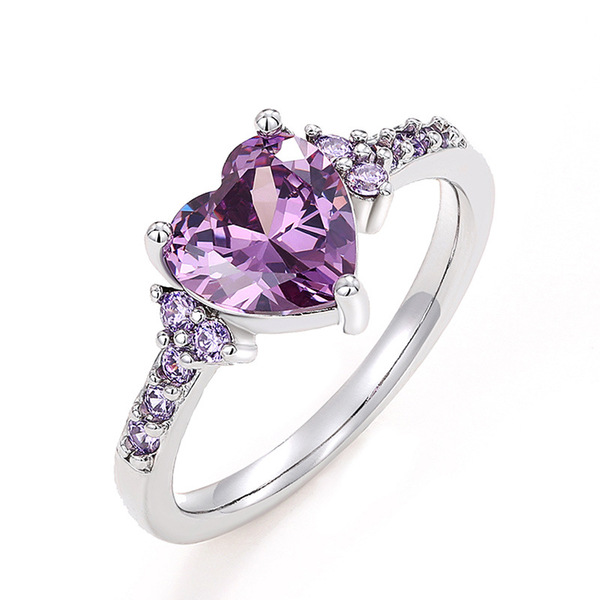 Fashionable elegant wedding ring heart shaped for bride