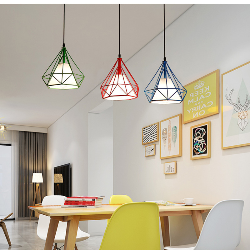 Lámpara de Techo Moderna Nórdica Minimalista para Restaurante, Creativa de Tres Cabezas, Iluminación Comercial para Tiendas, Arte de Iluminación con Barras de Hierro y Diamantes