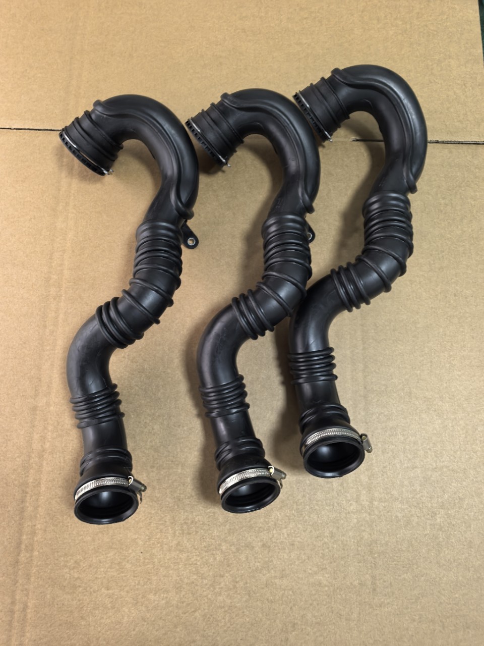 13265280.1302123 Suitable for Opel Athar J. Vauxhall intake pipe