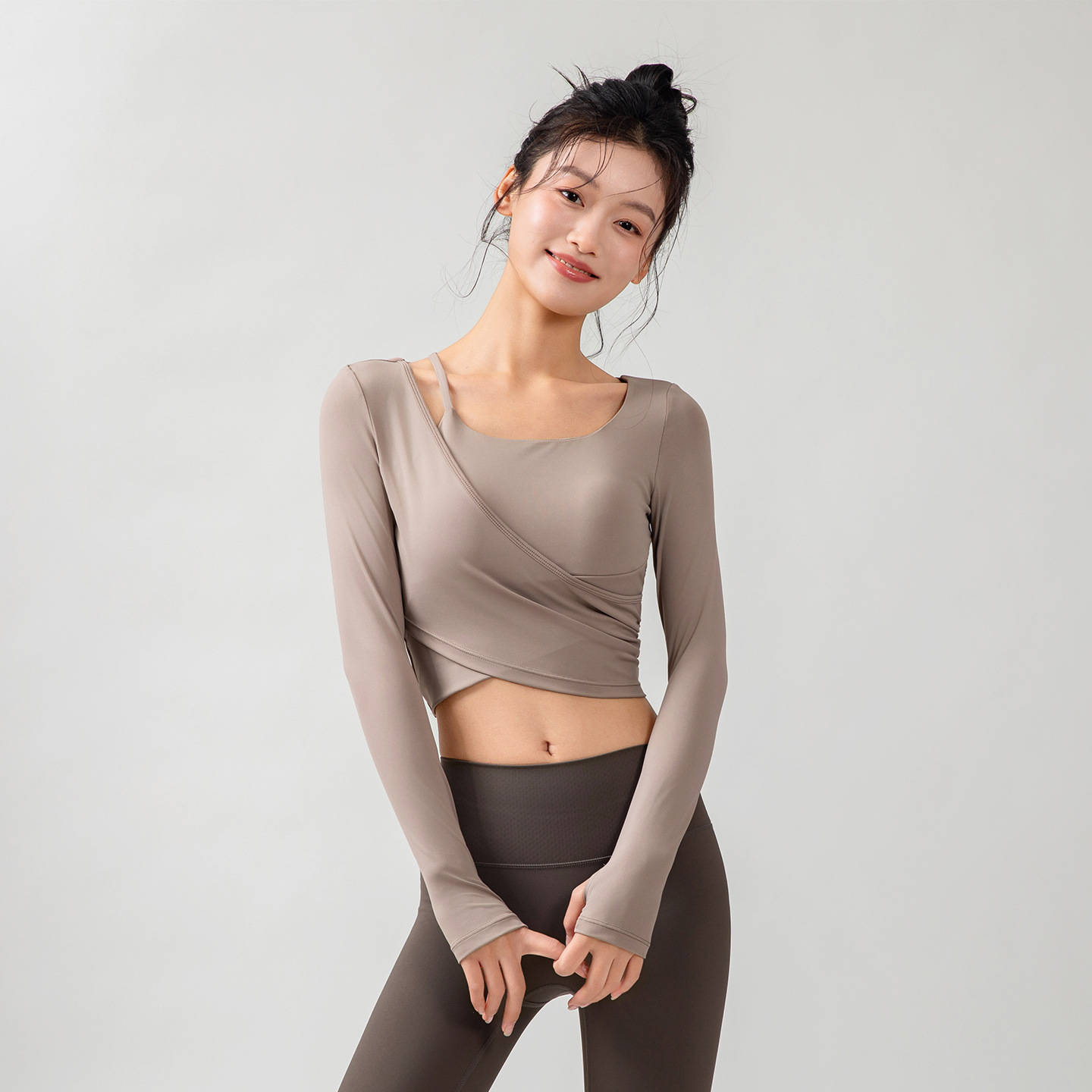 Yoga Clothes with Chest Pads 2025 New Long-Sleeved Autum High-Looking Running Sports Tops Pilates Fitness Clothes