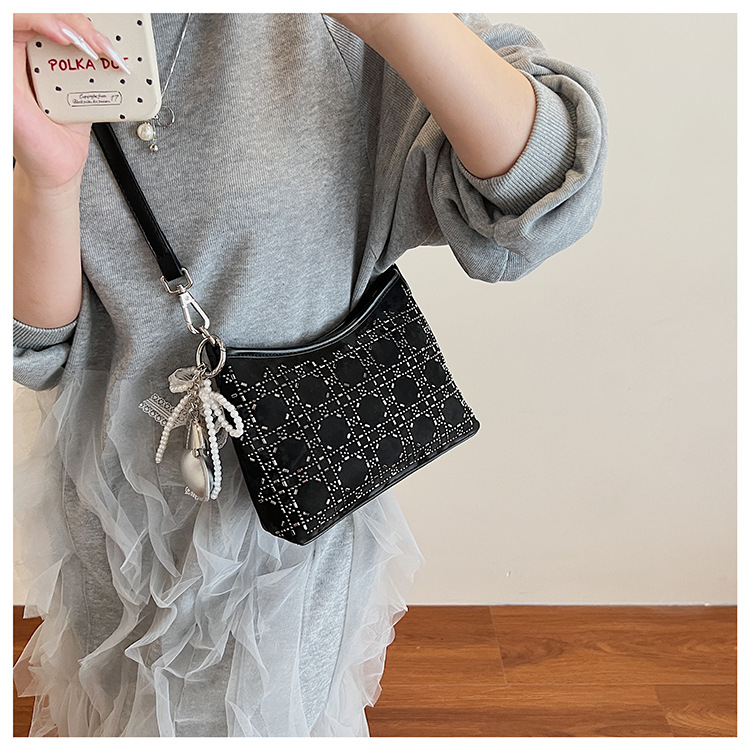 Summer handbag, women's hand-held armpit pillow bag, 2025 new style diamond-encrusted design, single-shoulder fashionable crossbody bag undefined