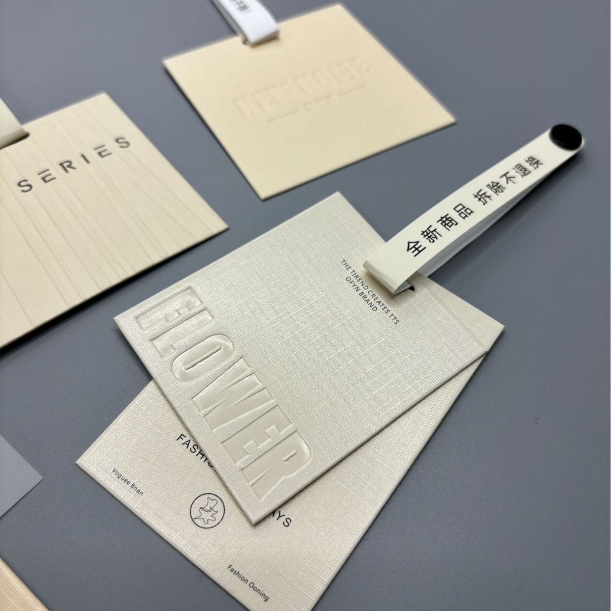 High-end clothing store anti-tamper concave and convex hangtag…