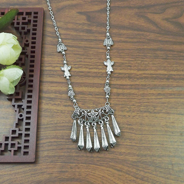 retro ethnic necklace
