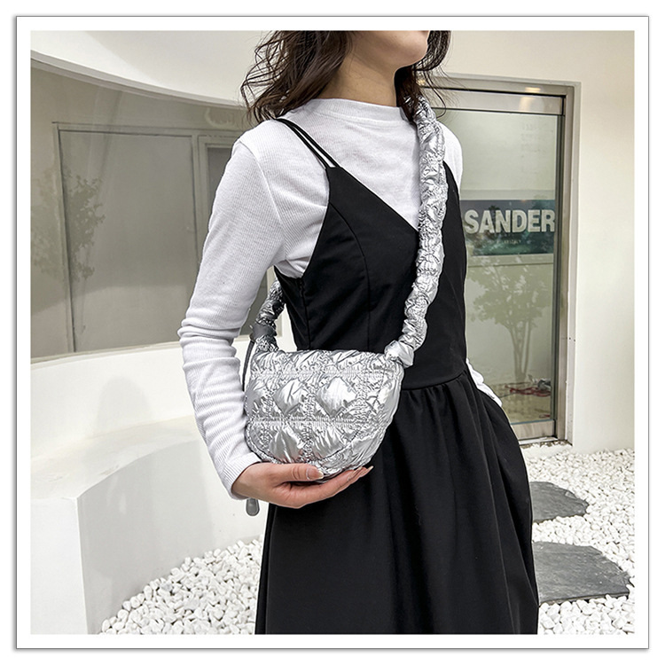 Koreaanse versie Exquise glanzende geplooide okseltas Mini Cloud Bag Niche Crossbody Bag Damestas High-end kleine tas_voghion.com
