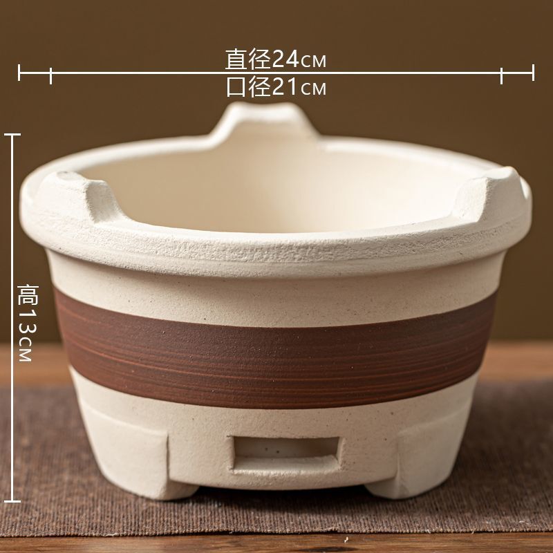 囲炉裏でお茶を煮ます。冬の屋外でオーブンを焼きます。|undefined