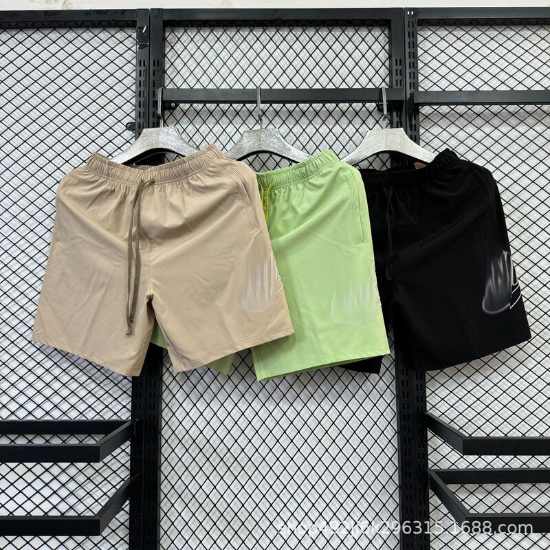 Quick-Drying Sports Shorts with Lightweight, Breathable, Sweat-Wicking, Fast-Drying, and Elastic Fabrics, Perfect for Running and Fitness, Offering a Comfortable, Unrestrictive Fit