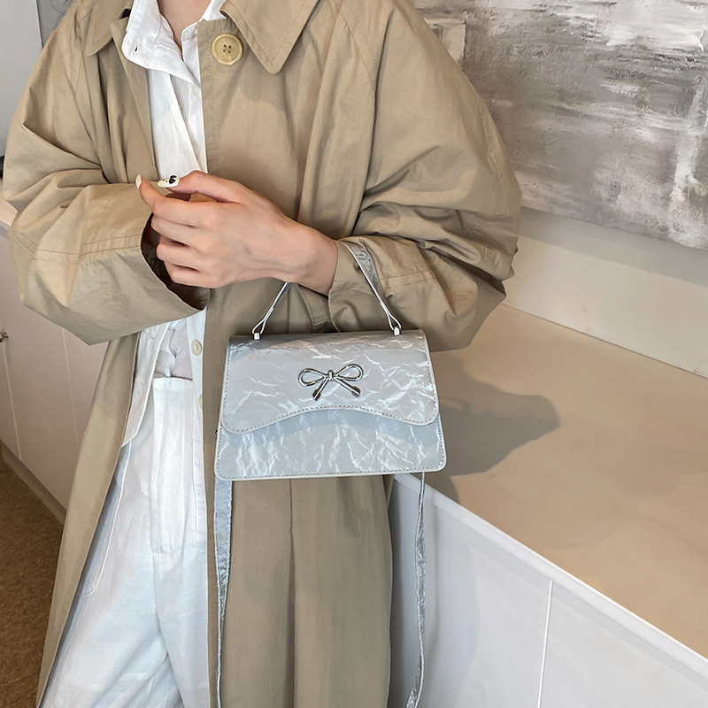 2024 bolso pequeño nuevo estilo mariposa hermosa bolso de mano estilo de moda personalidad ocio nicho bolso pequeño chain backpack