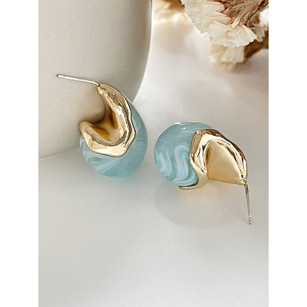 Retro Drop-shaped Resin Earrings Niche Alloy Earrings Female display picture 5