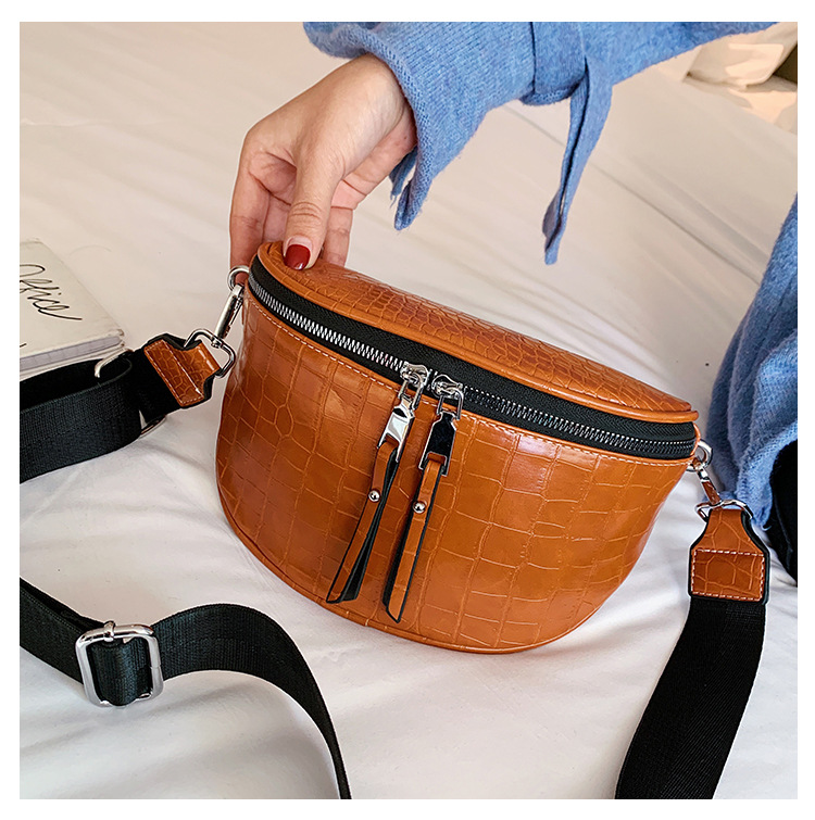 Fashion Solid Color Soft Leather Chest Bag Strap Crocodile Pattern Crossbody Bags display picture 47