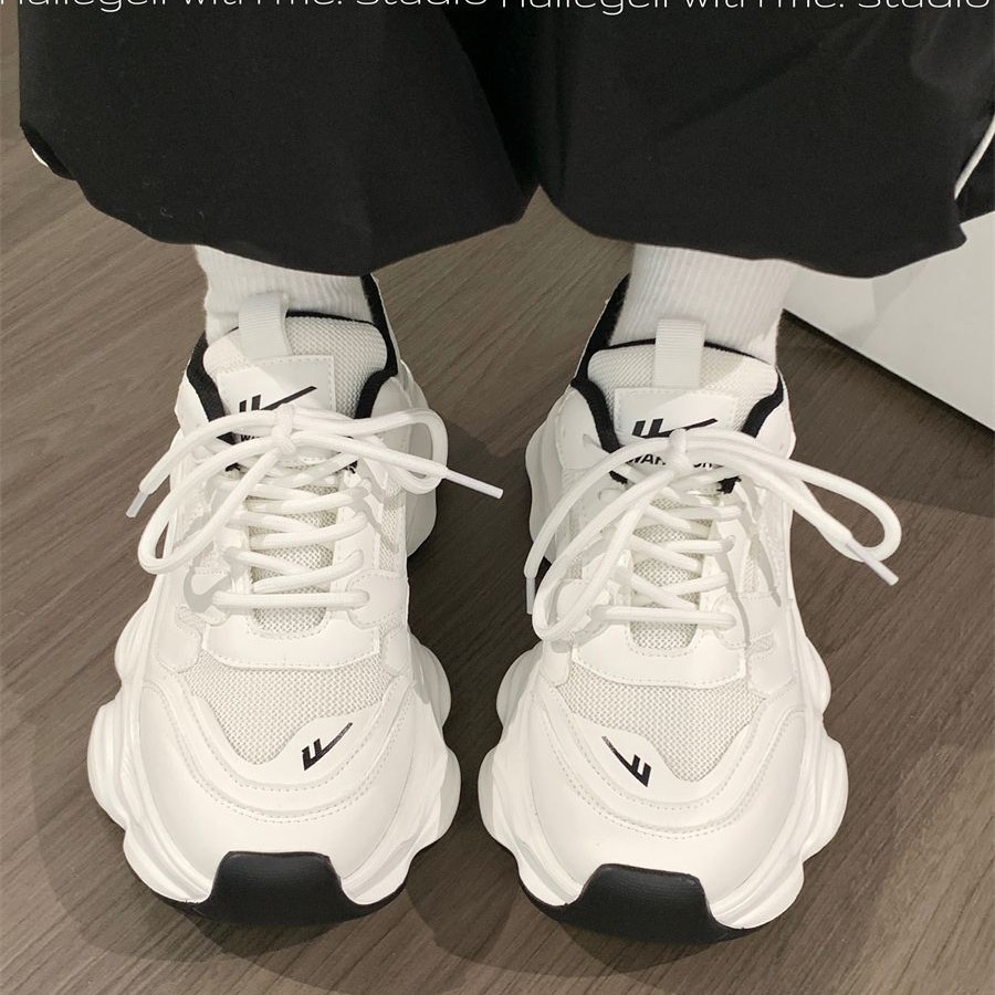 Zapatos de moda de suela gruesa para padres, zapatos de primavera para estudiantes, zapatos de nicho coreanos, zapatos deportivos casuales para mujeres.