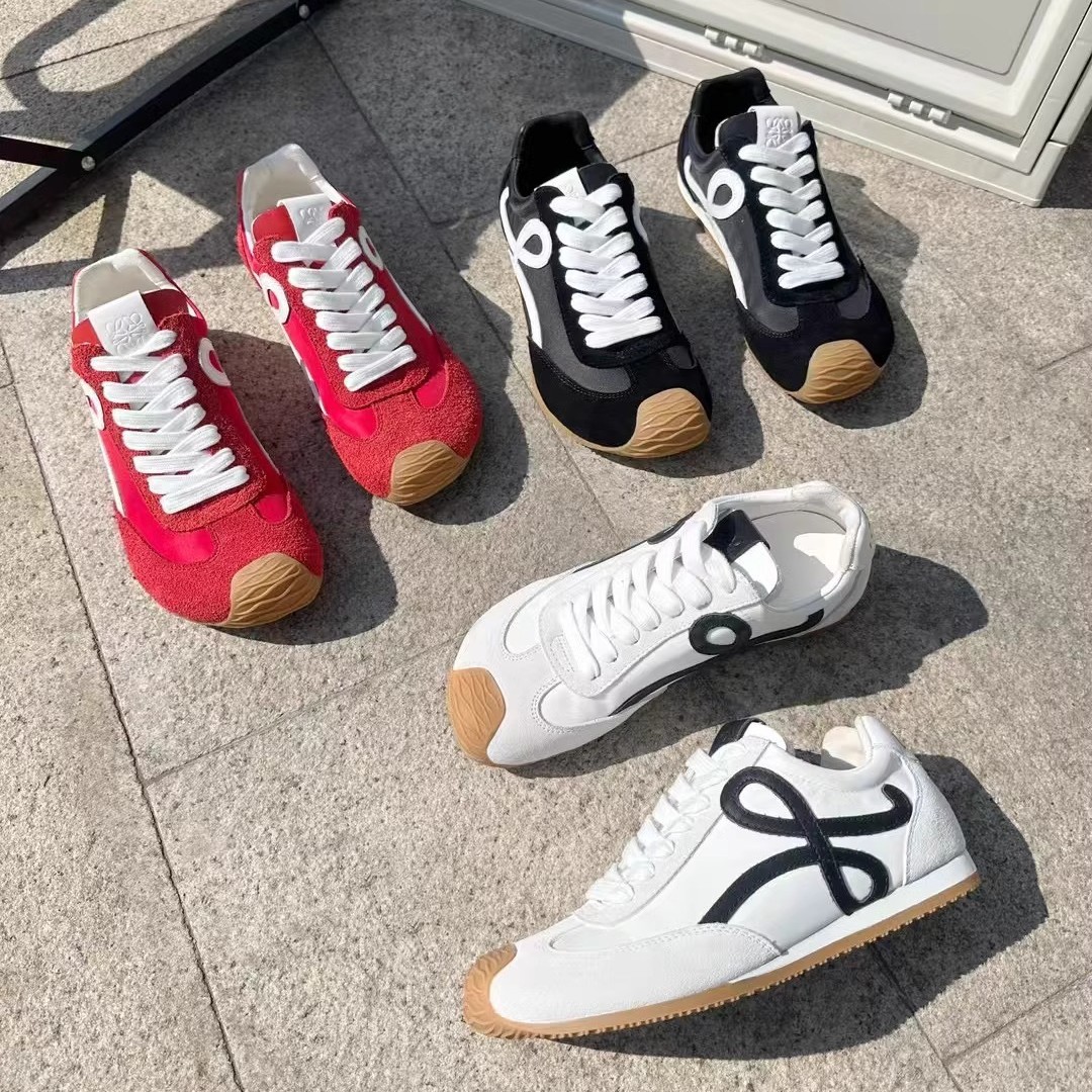 Estación europea 2025 primavera nuevo super fuego retro Gump zapatos de mujer ligero deportes casuales de moda versátil zapatos de entrenamiento alemán