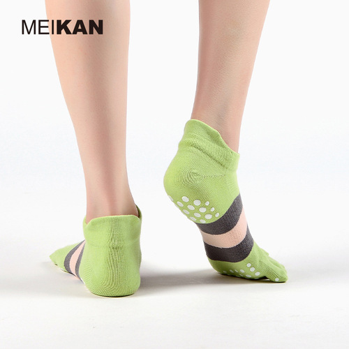 MEIKAN Yoga Socks Indoor Anti-Slip Socks Color Block Back Five Finger Socks Sports Socks Women's Socks Split Fingers Floor Socks 
