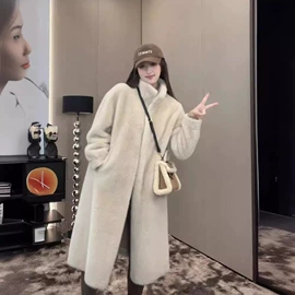 皮草;女式毛呢外套;女式风衣