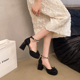 ��ʽ������Ь��Ů2026�����r�дָ���ЬС���ӷ�ˮ̨��ȹ�Ӹ߸�Ь