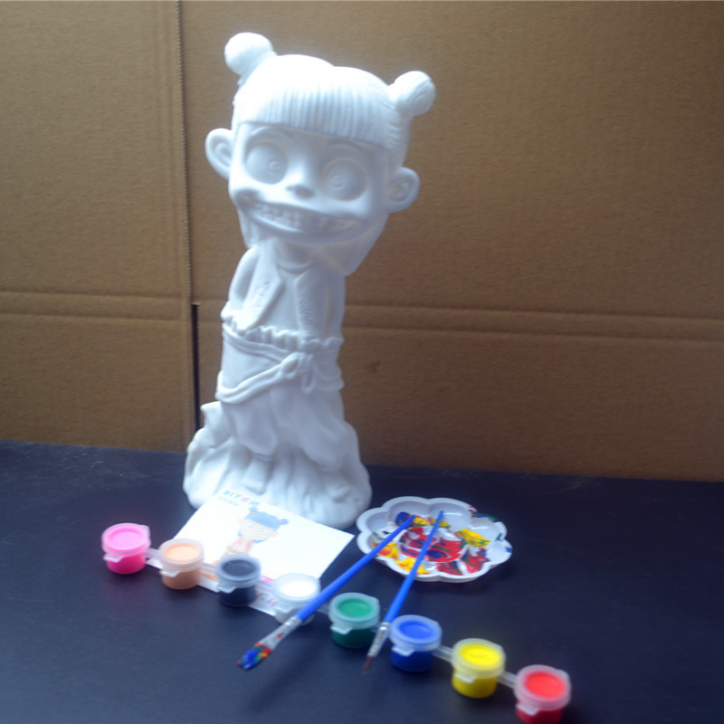 마귀아이가 끌고 웃는 나타는 8가지 색의 물감을 가지고 있는 모습 (키 23CM)