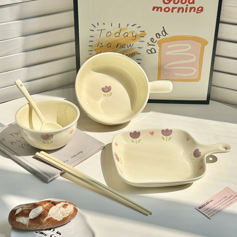 Purple Tulip Single-Serving Bowl Set with Handle, Ceramic Tableware for Girls, Suitable for Home, Dormitory, and Students Purple Tulip Single-Serving Bowl Set with Handle, Ceramic Tableware for Girls, Suitable for Home, Dormitory, and Students