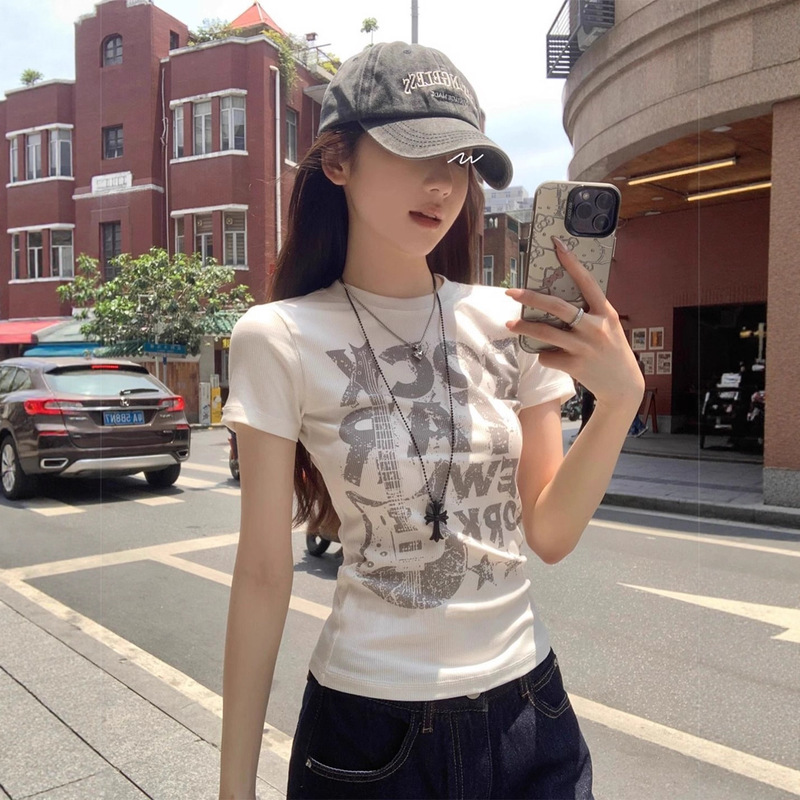 American Retro Right Shoulder T-Shirt for Women 2025 Summer New Style Guitar Letter Print Sexy Short-Sleeved Slimming Look Top