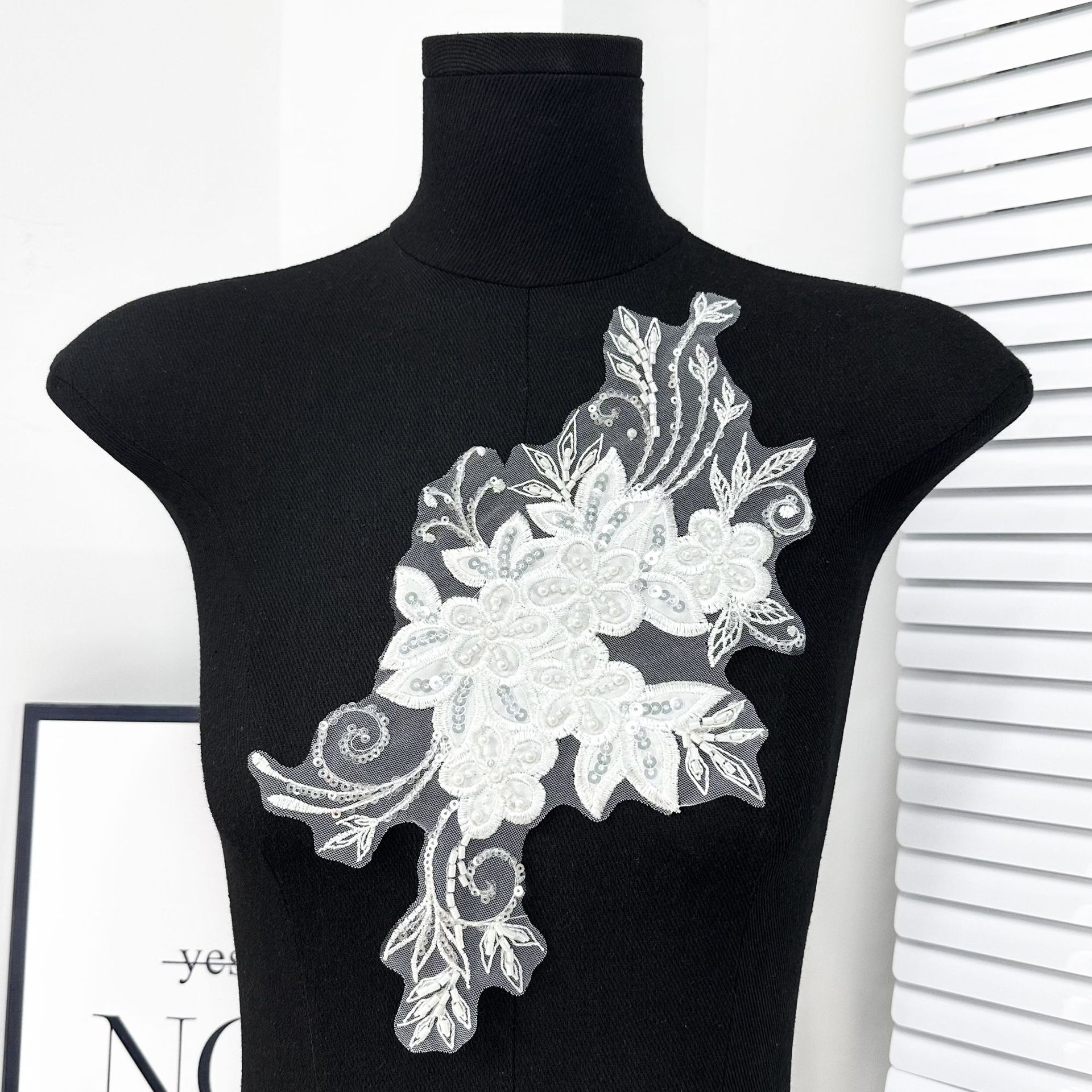 Mesh blanco clavos de tela de perlas bordado de color sólido encaje pegatinas de flores ropa vestido camisa tocado de pelo decoración image 2