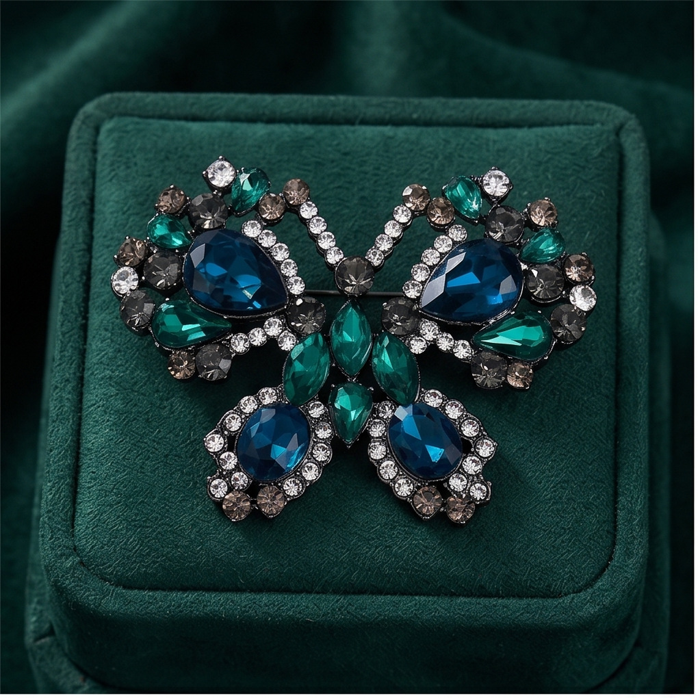Retro brooch