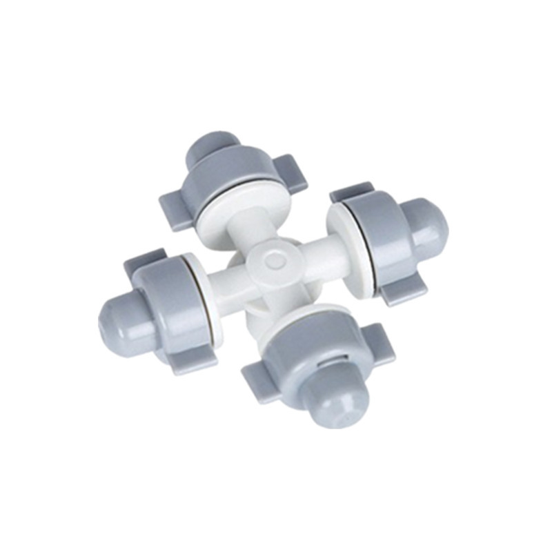 Cuatro salidas cruzada pulverización de atomización de enfriamiento pulverizador micro pulverizador de ahorro de agua base de pulverizador de riego humidificación de atomización humidificación