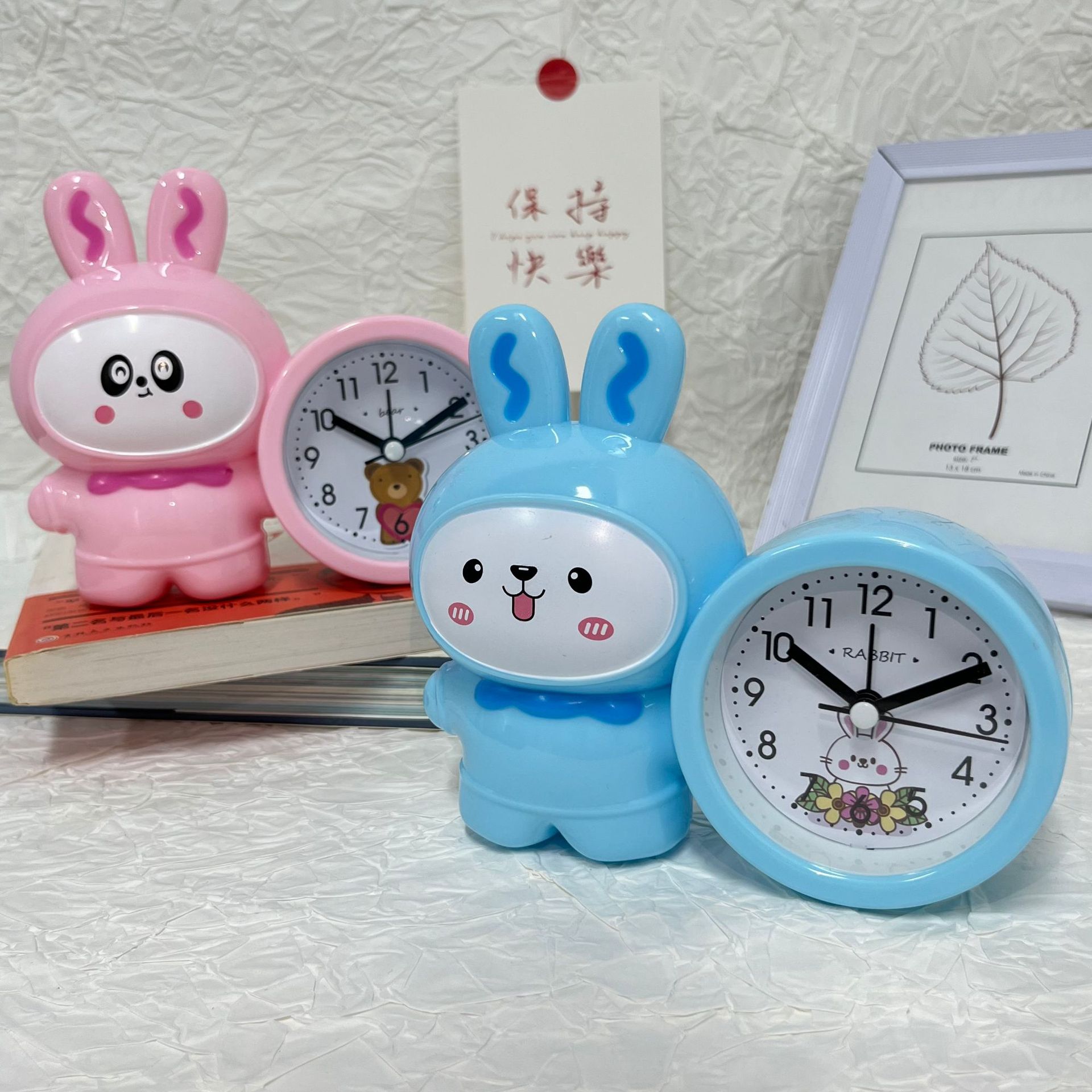 (2개) 국경 간 귀여운 창조적 인 모델링 학생 작은 알람 시계 어린이 침실 침대 옆 데스크탑 시계 소년과 소녀는 인공물을 얻습니다.
