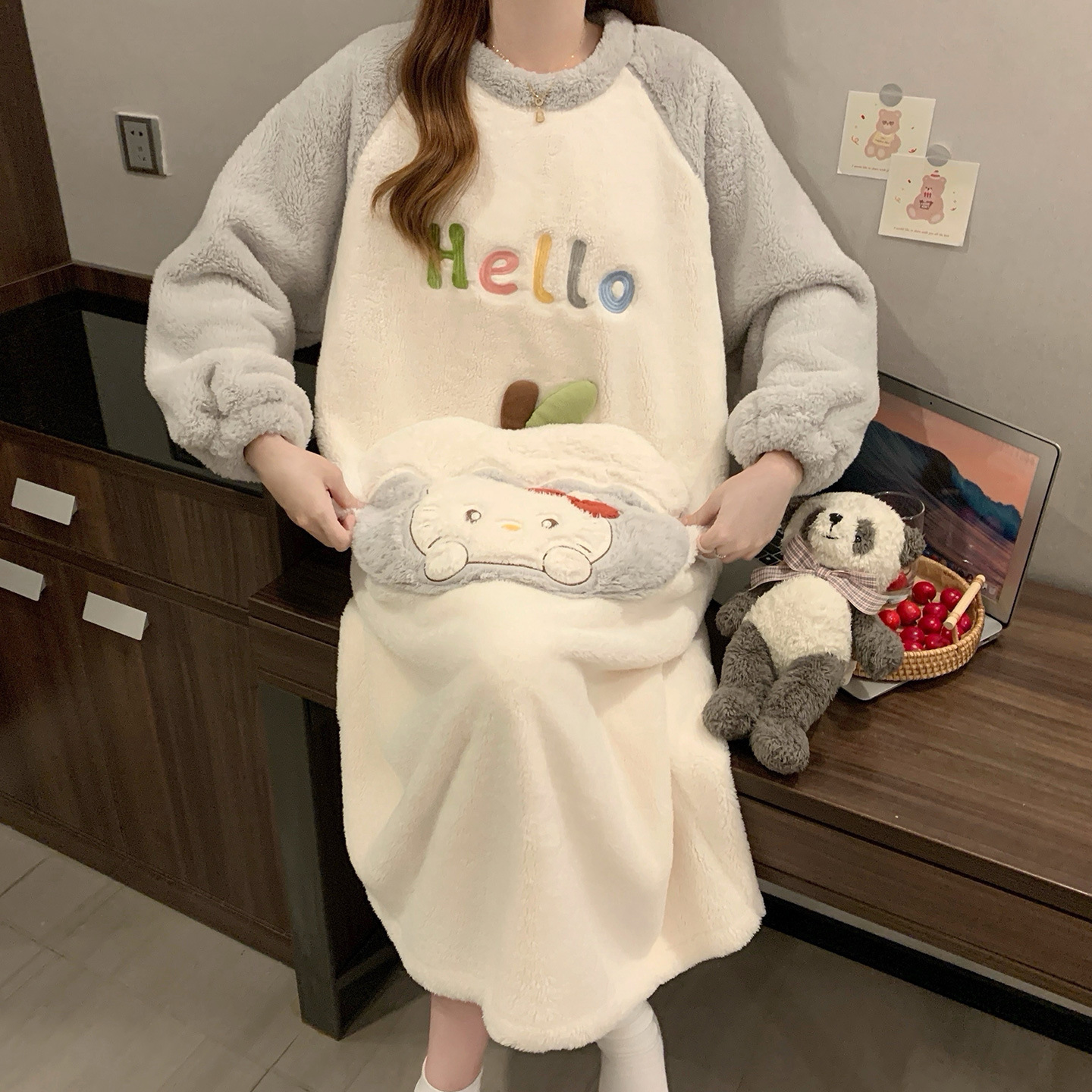 Otoño y invierno pijamas damas engrosadas y peluche lindas dibujos animados de coral rojo largo red pijamas de gran tamaño