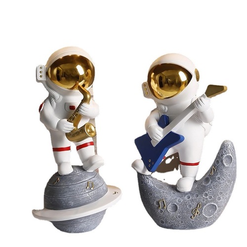 Light luxury high-end astronaut astronaut wine cabinet TV cabinet ornaments set living room entrance office home decoration