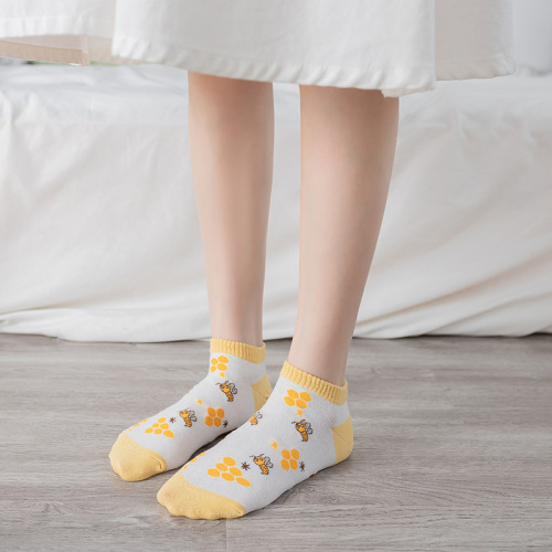 Korean Dongdaemun trendy socks for women cartoon boat socks little bee deer ins socks physical supermarket supply batch