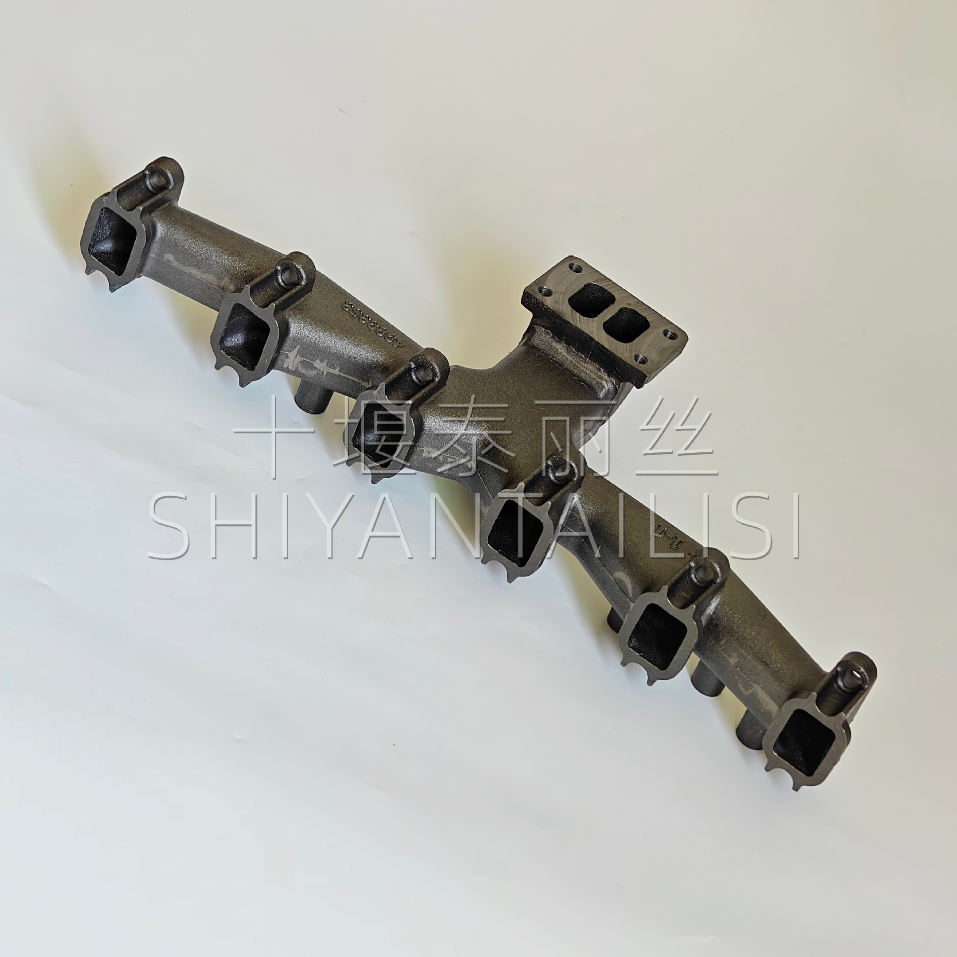 3906660 exhaust manifold is suitable for Cummins 6BT5.9 diesel engine exhaust pipe