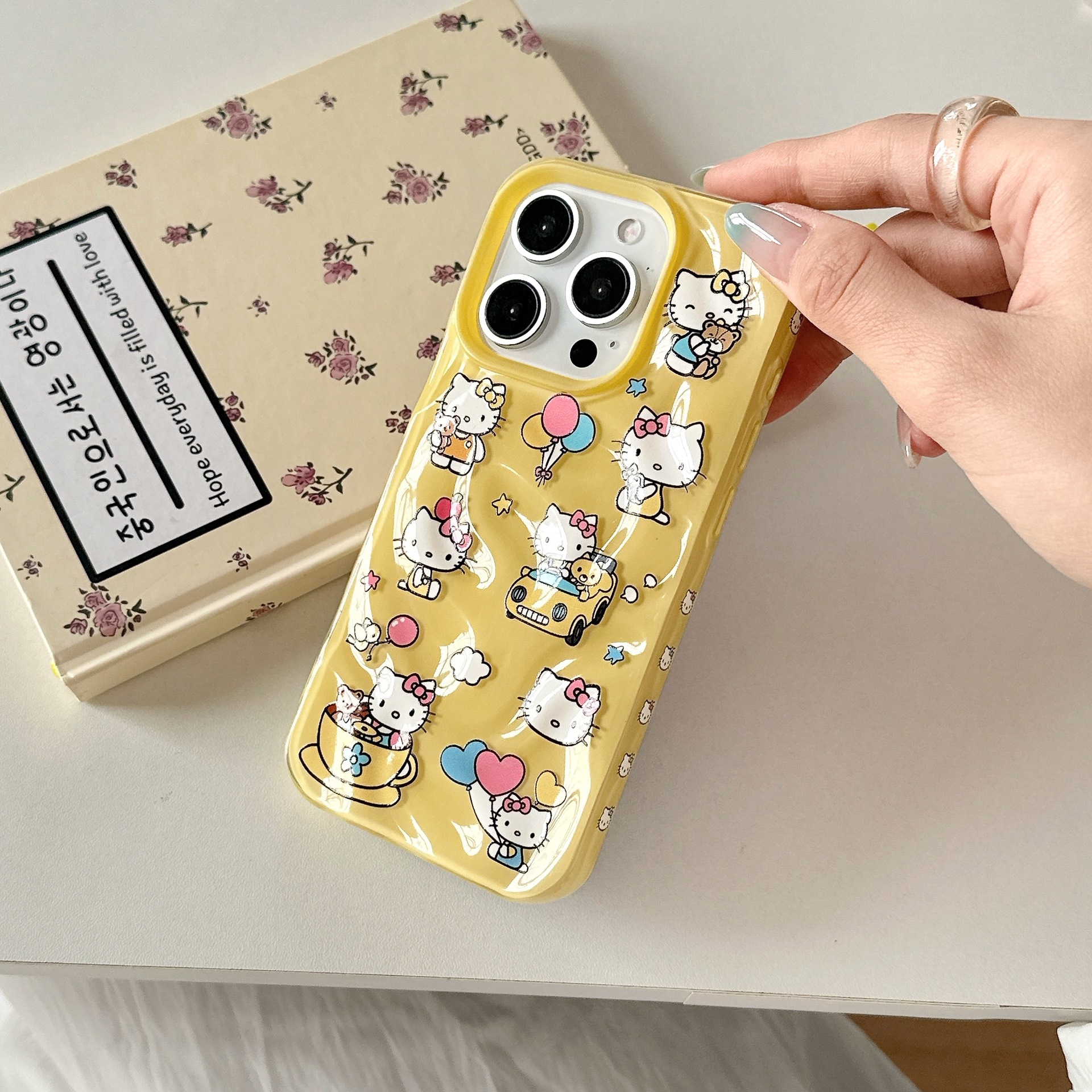 Dibujos animados lindo gato KT ilustración para iPhone16 funda para teléfono móvil 15ProMax chica 14/13 pareja 16PM