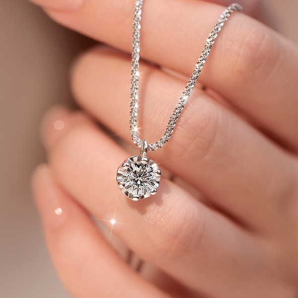 모방 Moissanite 다이아몬드 목걸이 여성 여름 2024 새로운 도착 쇄골 체인 라이트 럭셔리 틈새 고급 우아한 젠틀 올 매치