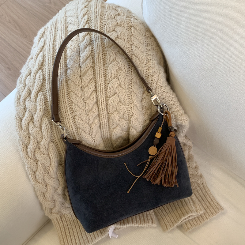 Retro Large Capacity Underarm Bag For Women 2025 Autumn/Winter New Suede Bucket Bag Simple Fashion Shoulder Bag - Thumbnail 4