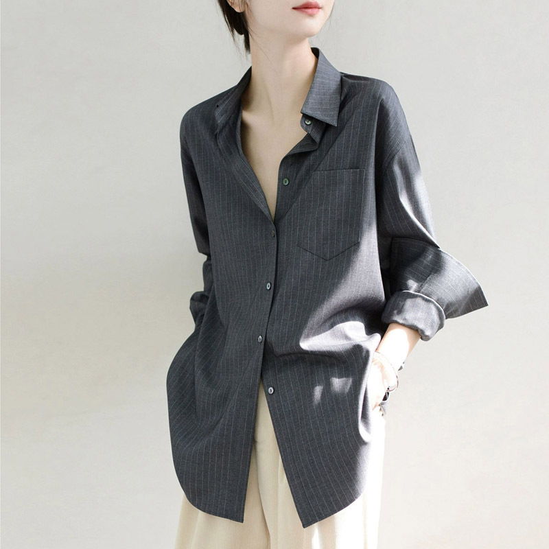 High-End Fashionable Textured Shirt for Women with Great Accent, Hong Kong Style, Lazy Fashion, Loose Striped Silhouette Long-Sleeved Shirt