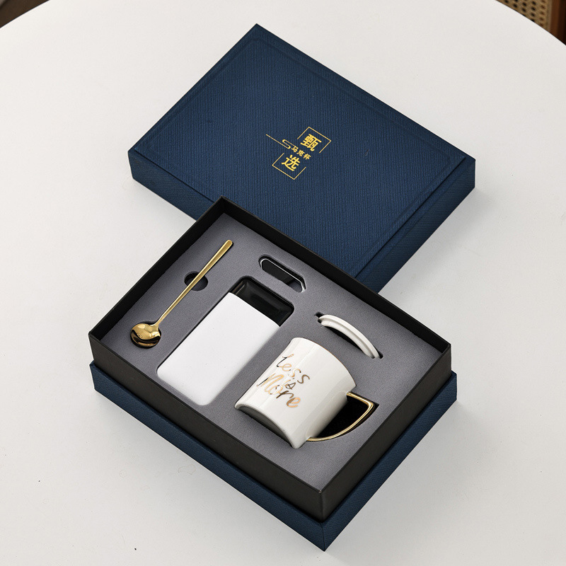 Copa de marca Regalo de negocios Regalo de la reunión anual de la compañía USB Charging Treasure regalo de mano LOGO tallado