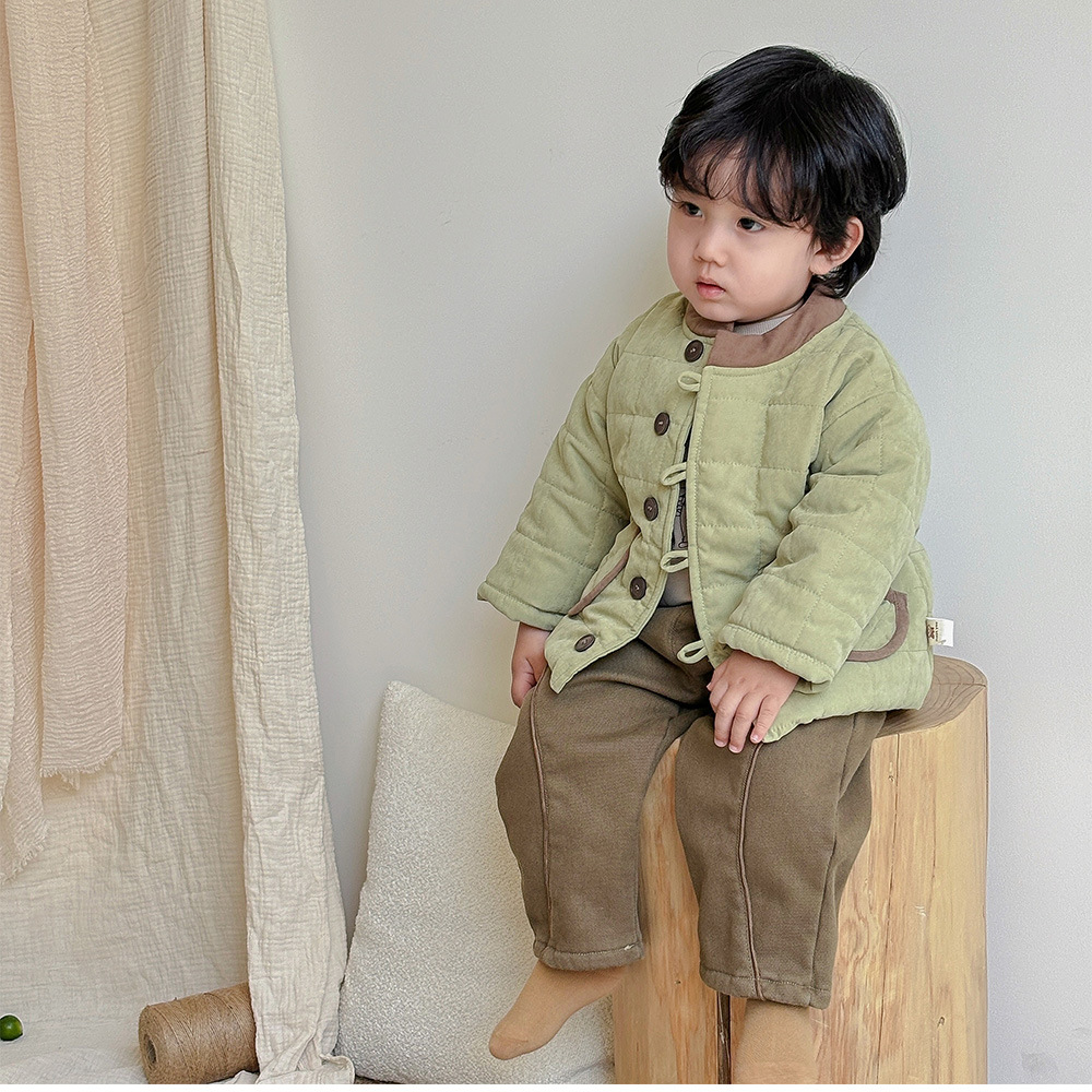 Ropa para niños coreanos, ropa de invierno para bebés y niños pequeños, chaqueta abrigada acolchada de algodón a cuadros cuadrados, ropa exterior, abanico de moda, bebés y niños al por mayor