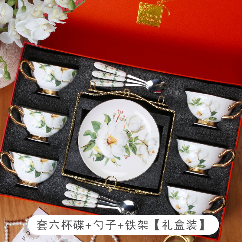 Juego de tazas y platillos de café de porcelana de hueso de estilo europeo exquisito y ligero juego de té de la tarde británico de lujo caja de regalo de alta gama