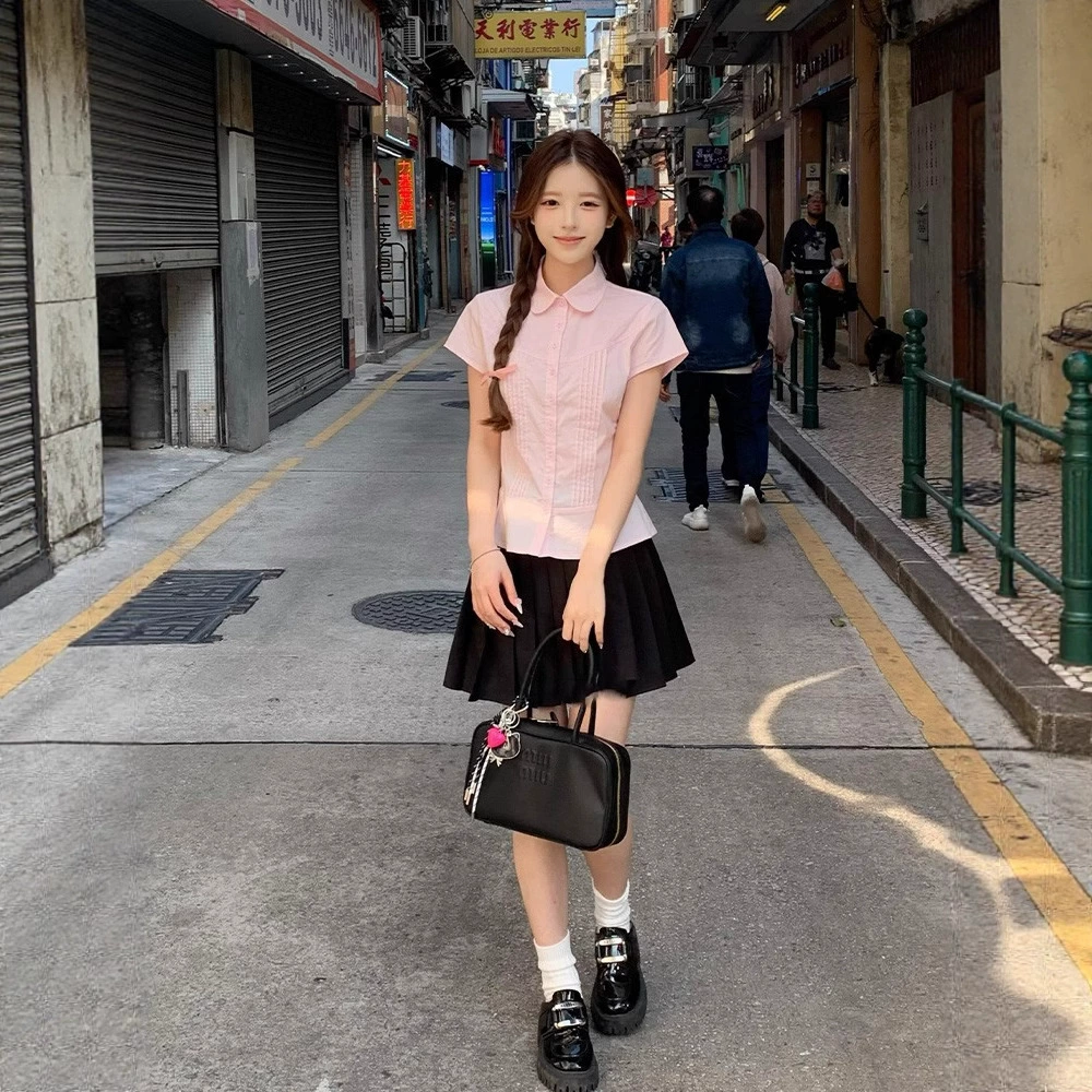 Корейская сладкая розовая рубашка с короткими рукавами для женщин, лето 2025, новый свободный повседневный универсальный топ с маленькими летящими рукавами на талии