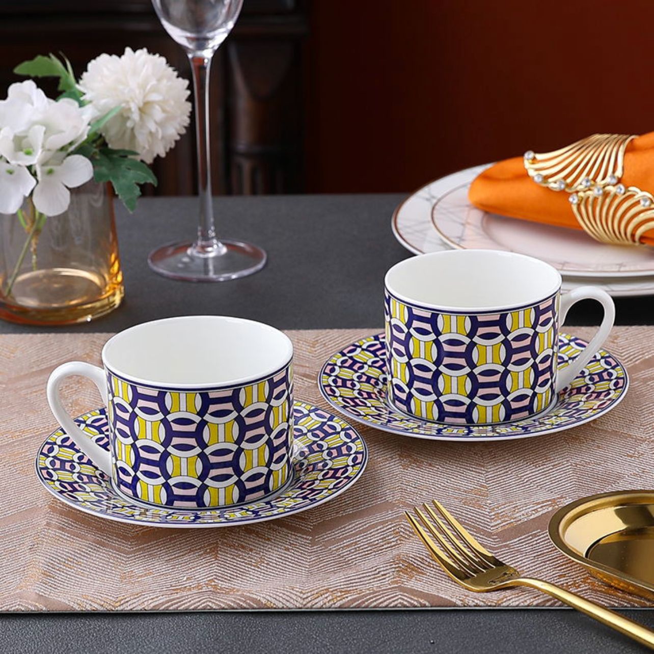 Corte europea transfronteriza retrógrada taza de café de porcelana casera doble taza de plato taza de cerámica taza de té de la tarde pareja